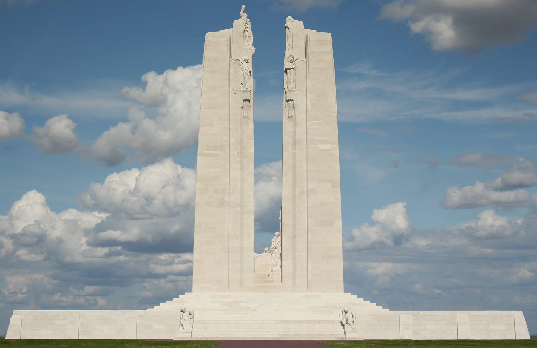 Whitby MPP honours the fallen of VImy Ridge ahead of the 105th anniversary