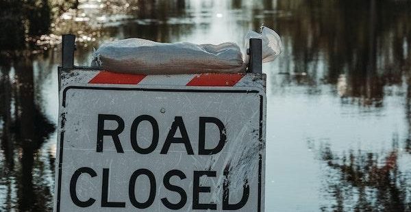 Ontario, Oshawa, police, sewer break, flooding, roads closed, Simcoe Street South, Lloyd Street, John Street.