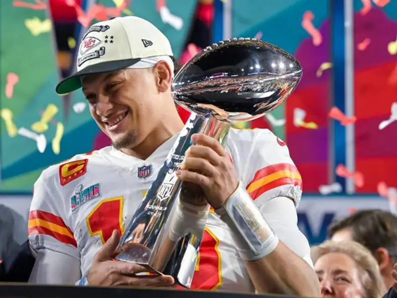 Patrick Mahomes with the Vince Lombardi Trophy