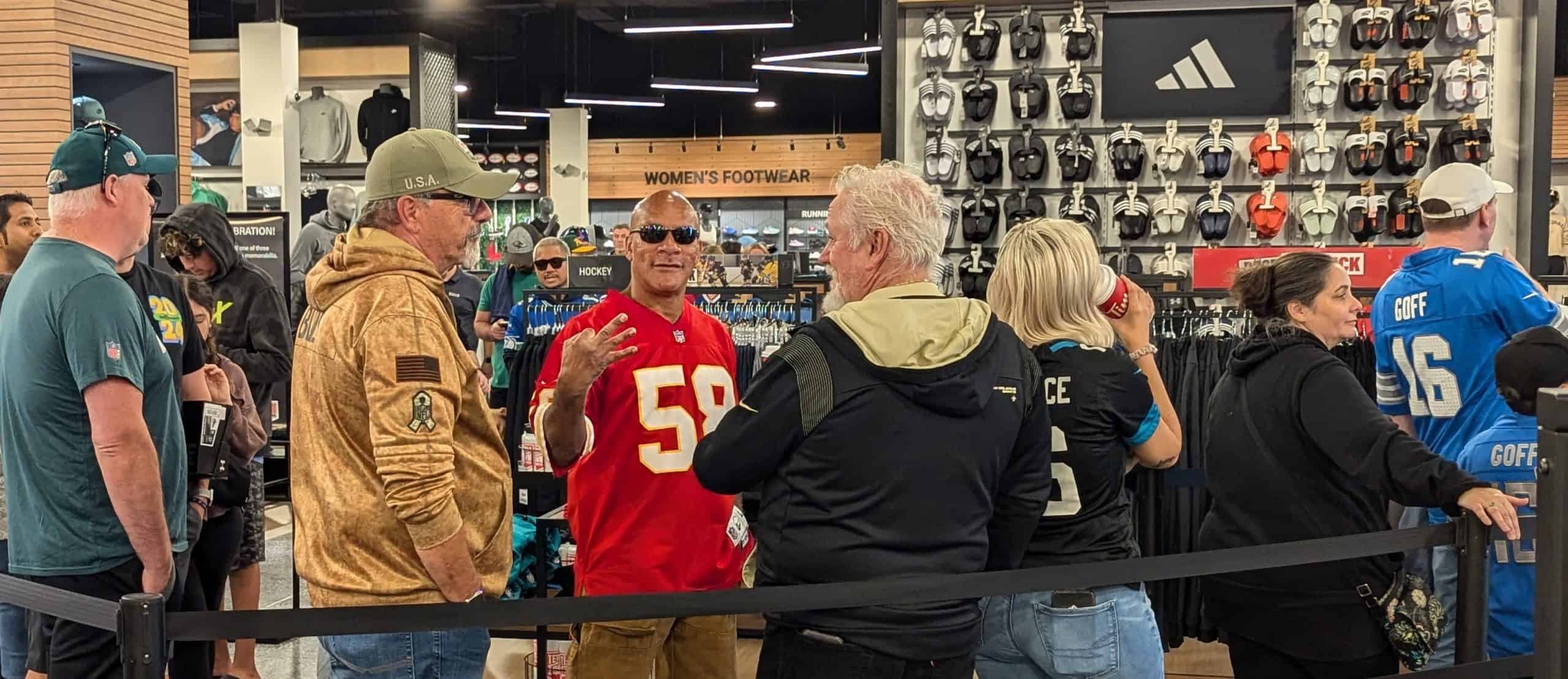 Vince Lombardi Trophy crowd