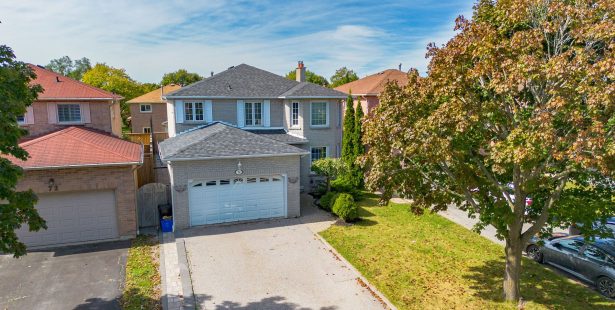 74 Pearce Drive, Ajax