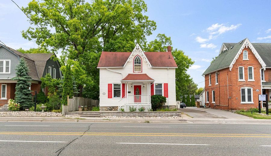 571 Kingston Road, Pickering