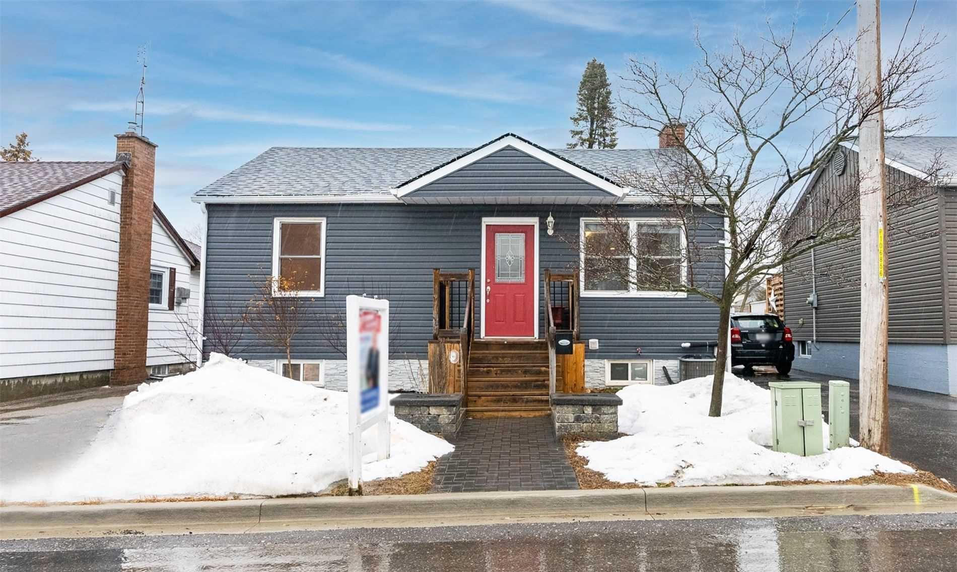 8 Veterans Avenue, Bowmanville