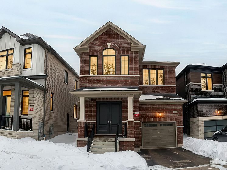 1090 Pisces Trail Pickering