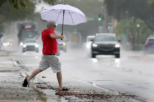 Rain and warm temps to greet Ontario residents Tuesday
