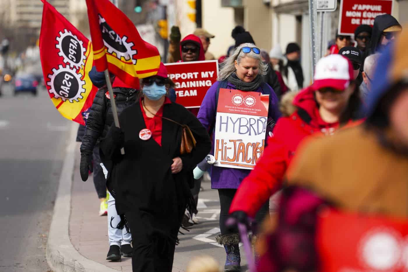 Four-day office return begins for Canada’s federal workers